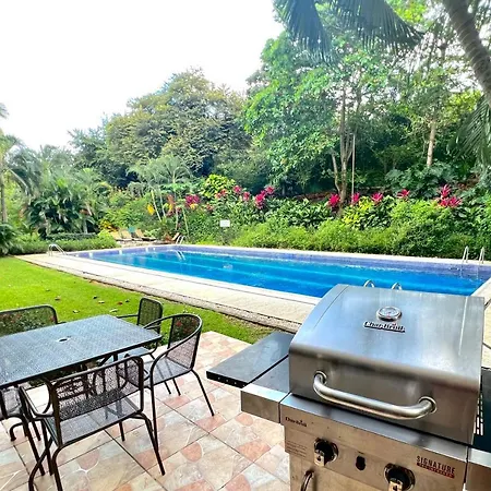 The Oaks Tamarindo Primer Piso, 22, 49, 73 Apartment